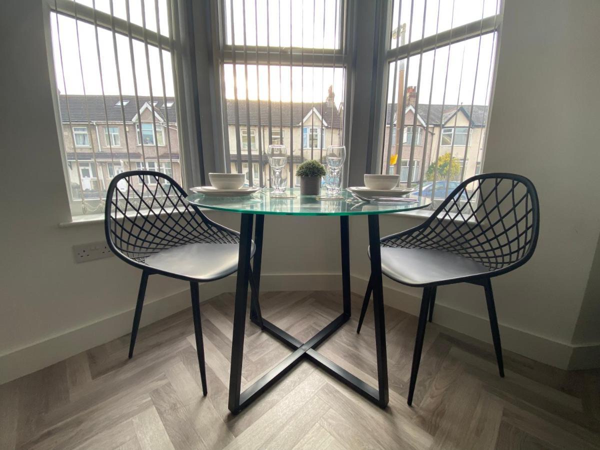 Stylish Apartments Near The Sea Front At Morecambe Хейшем Экстерьер фото